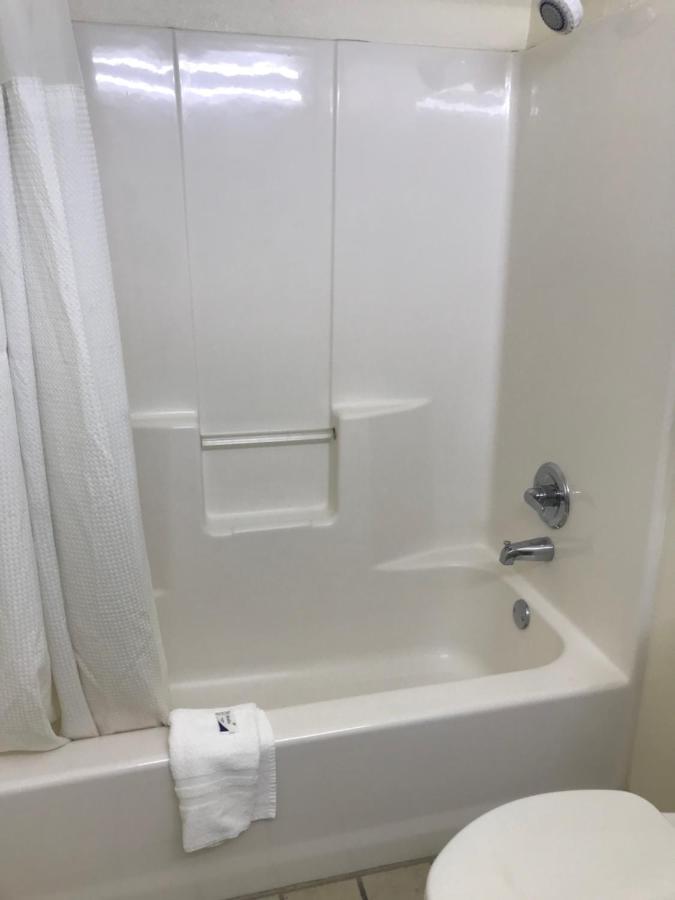 Country Inn Motel Сан-Антонио Экстерьер фото
