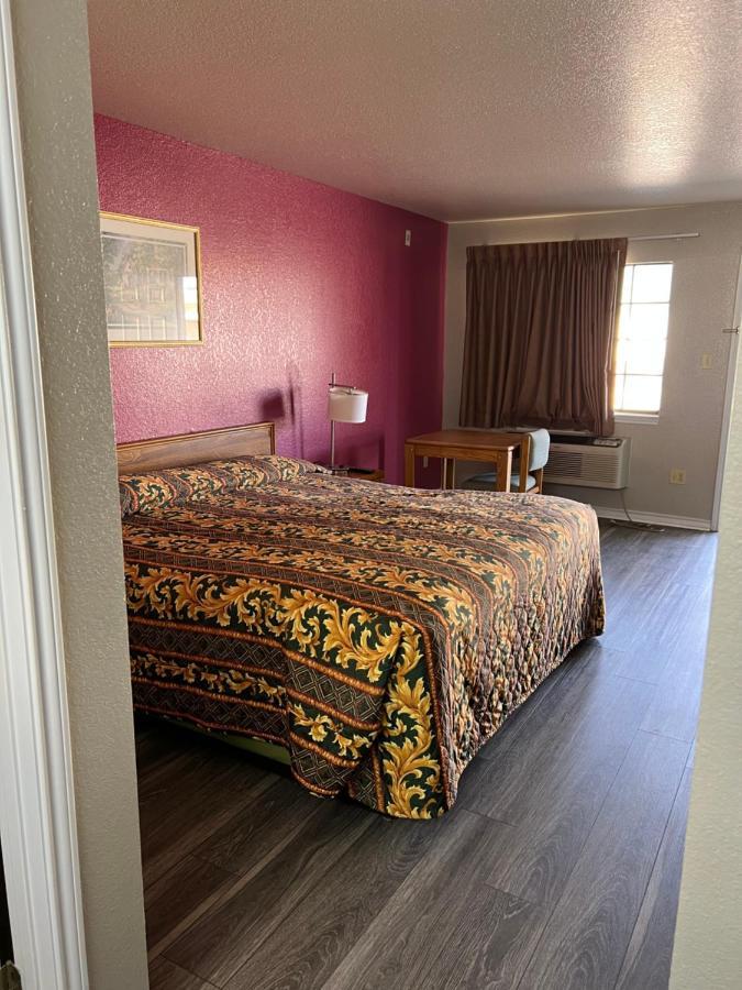 Country Inn Motel Сан-Антонио Экстерьер фото