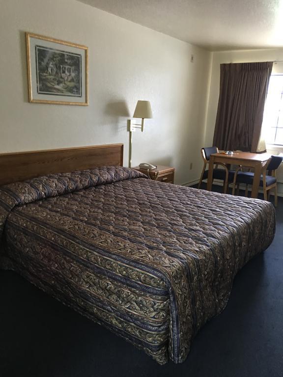 Country Inn Motel Сан-Антонио Экстерьер фото